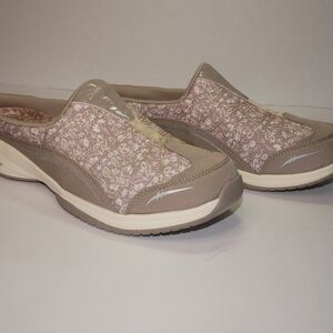 Skechers Women's Slip-On Floral Comfort Mule - Taupe and Light Pink